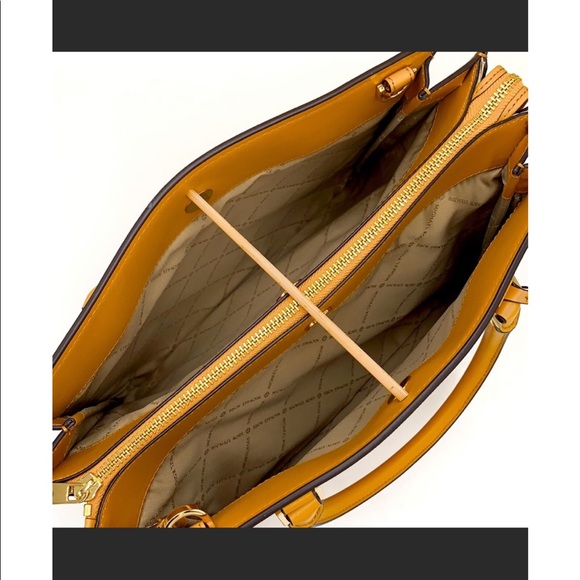 🌹🌹Michael Kors Absolutely Gorgeous Ladies New with Tags Purse Gorgeous - Picture 4 of 6